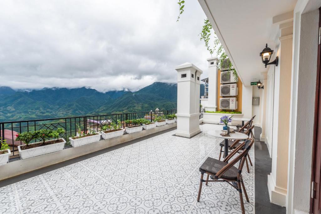 Cat Cat Galerie d’Art - 11