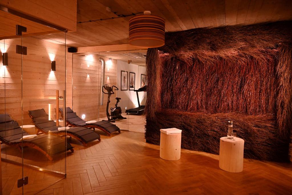 Część wypoczynkowa w obiekcie Apartamenty u Harrego BOUTIQUE SPA z klimatyzacja, balkon, sauna, tężnia parking