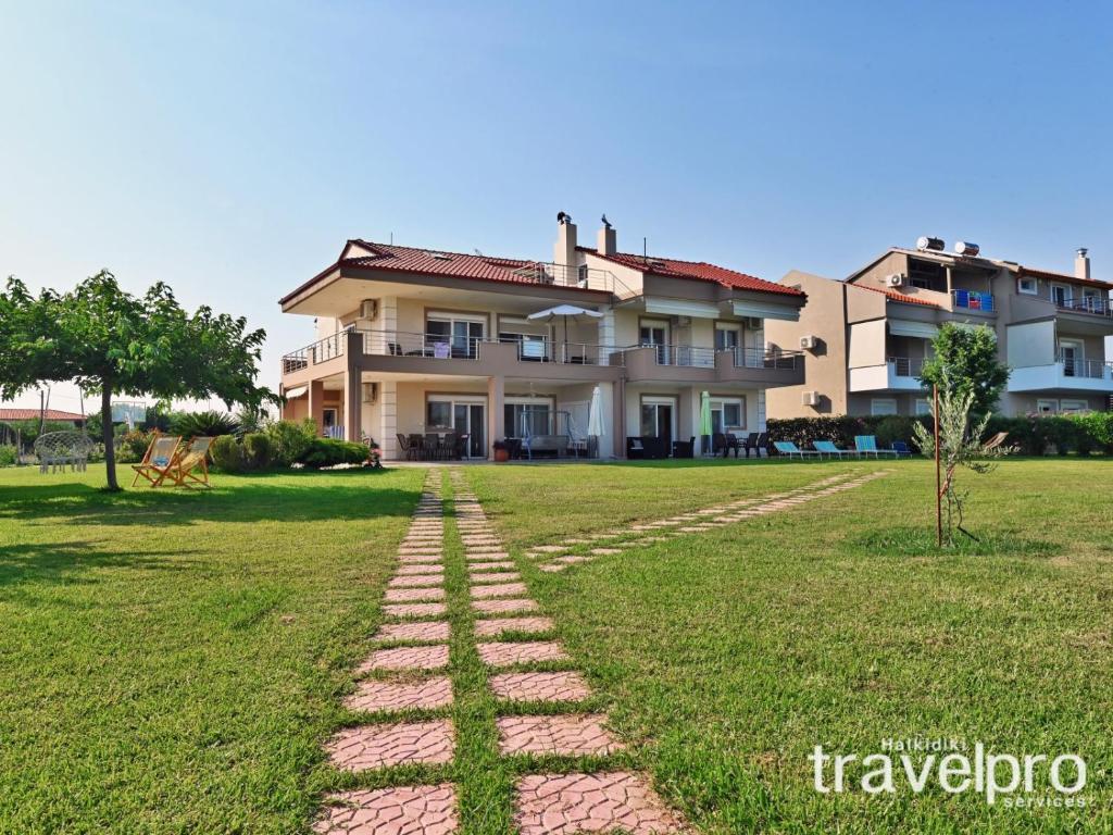 Gambar di galeri bagi Villa Iris by RentalsPro Services - Agios Mamas Beach di Áyios Mámas