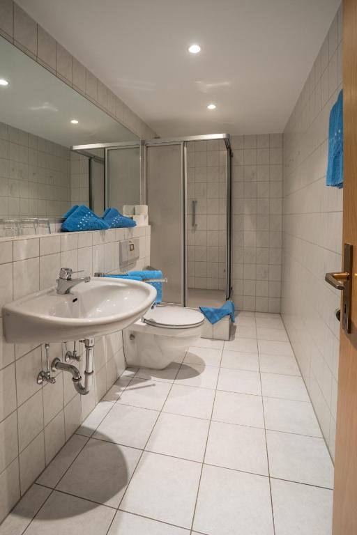 Koupelna v ubytování Hotel Willinger Mitte