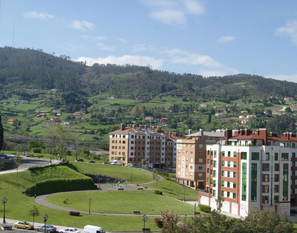 Nespecifikovaný výhled na hory nebo výhled na hory při pohledu z hotelu