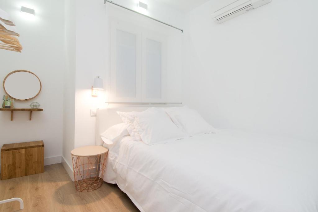 Hellenhost - Gran Vía - 7