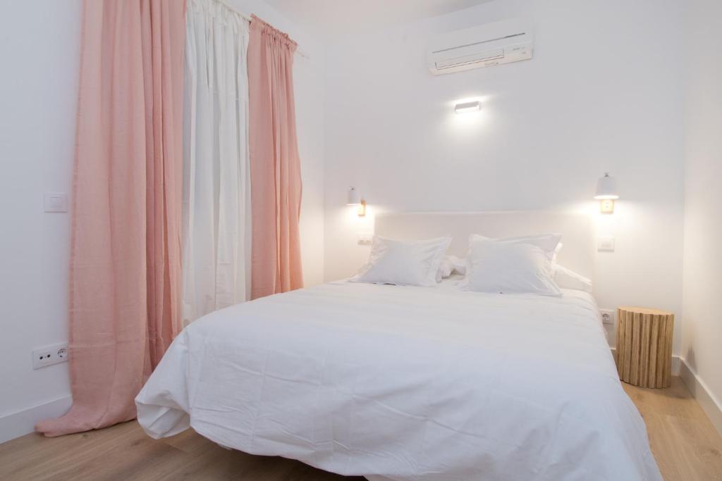 Hellenhost - Gran Vía - 8