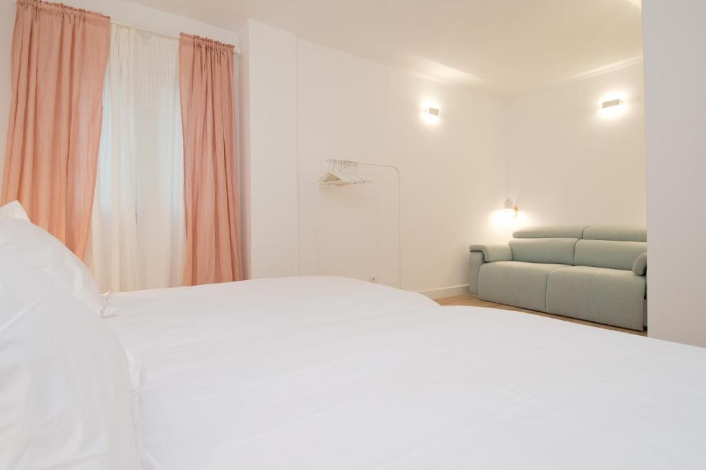 Hellenhost - Gran Vía - 10