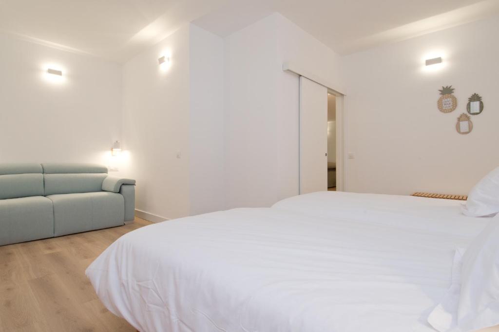 Hellenhost - Gran Vía - 12