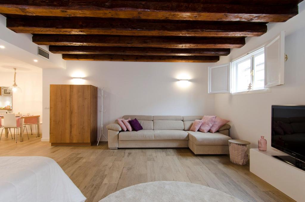 Hellenhost - Gran Vía - Loft