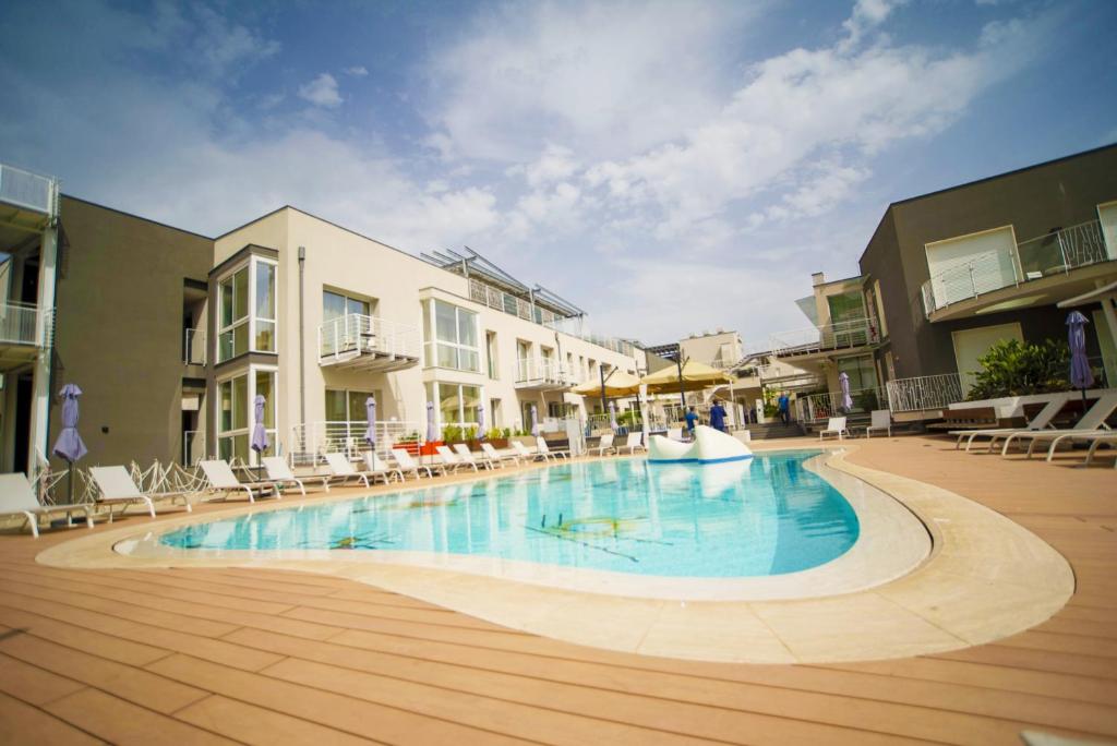 Bazén v ubytovaní Hotel Malavoglia alebo v jeho blízkosti