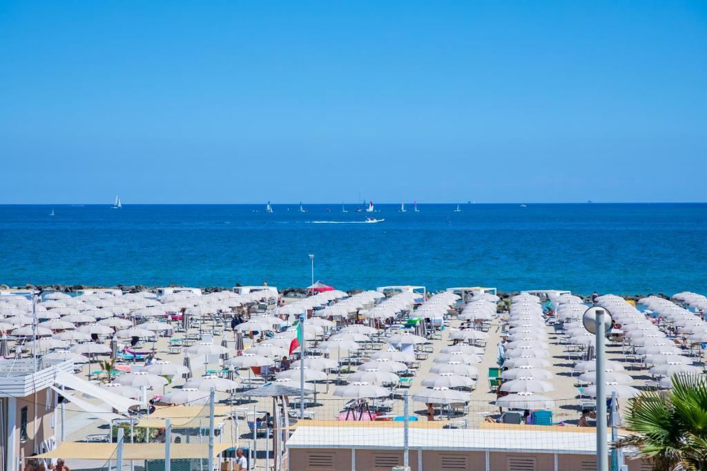 Hotel Baby - Resim 3