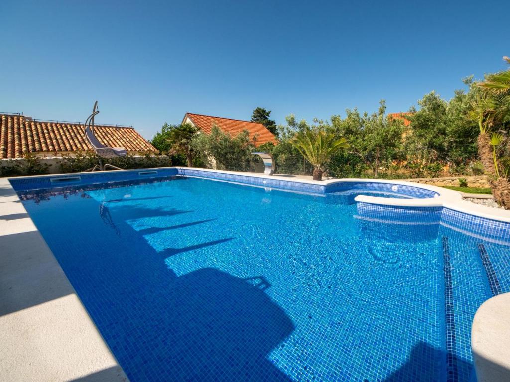 Bazén v ubytovaní Apartment Villa Andjelka-7 by Interhome alebo v jeho blízkosti