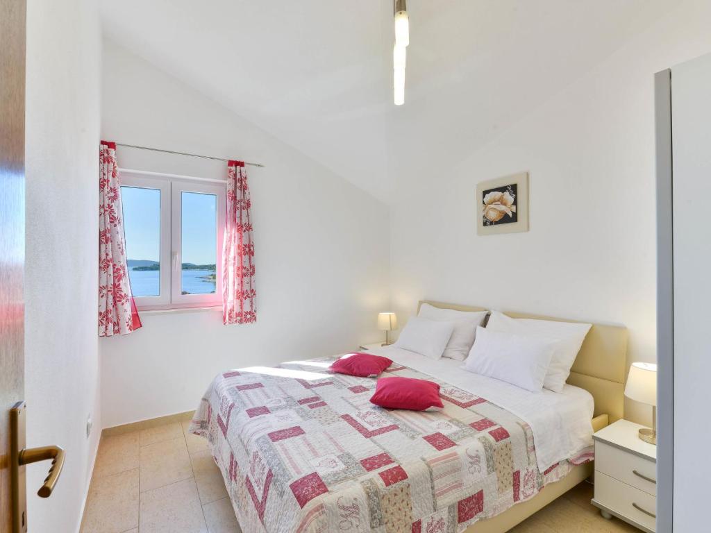 Posteľ alebo postele v izbe v ubytovaní Apartment Villa Andjelka-7 by Interhome