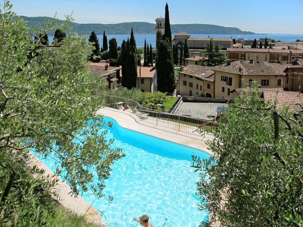 Pemandangan kolam renang di Apartment Borgo Alba Chiara-2 by Interhome atau berdekatan