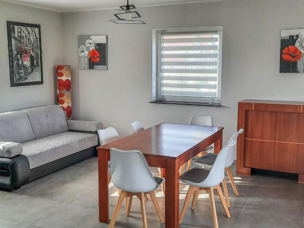 Posedenie v ubytovaní Holiday Home Zakątek Ventus II by Interhome