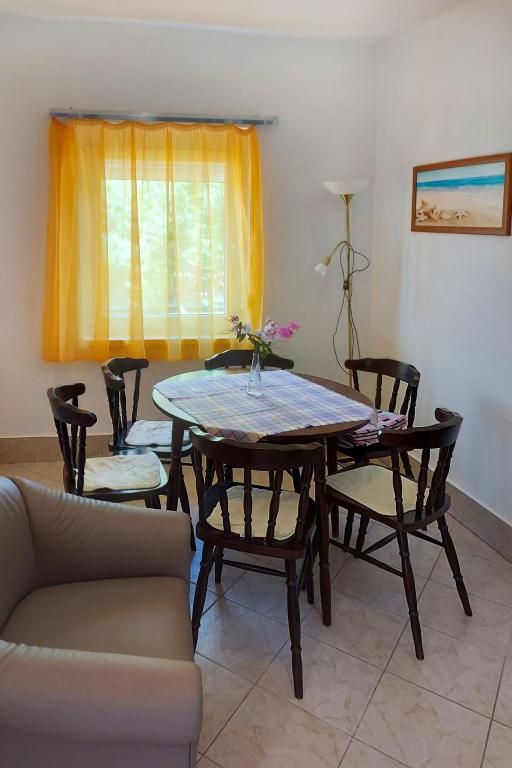 Posedenie v ubytovaní Holiday Home Violett by Interhome