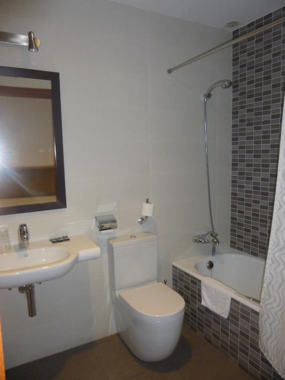 A bathroom at Hotel Leku Eder