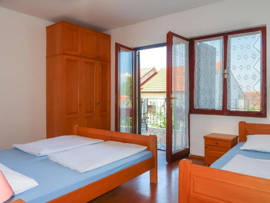 Posteľ alebo postele v izbe v ubytovaní Holiday Home Maravic-2 by Interhome