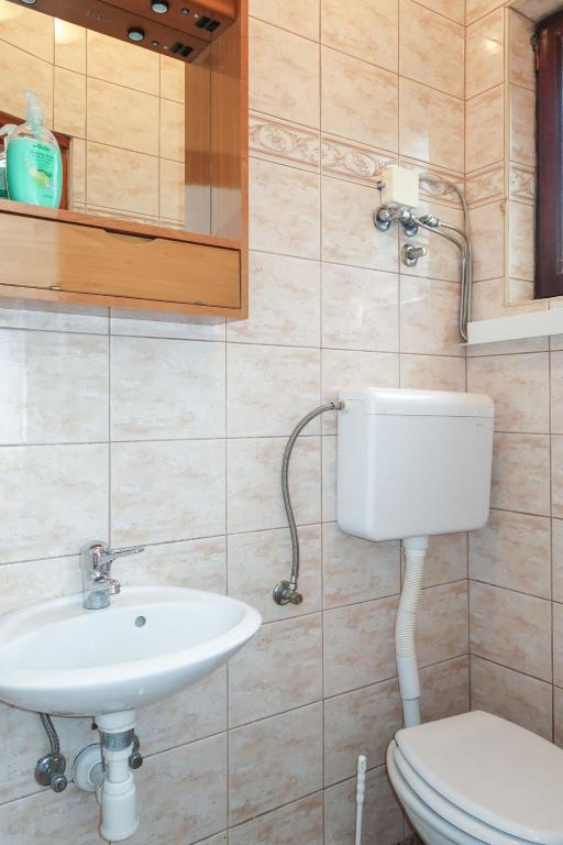 Łazienka w obiekcie Holiday Home Maravic-1 by Interhome