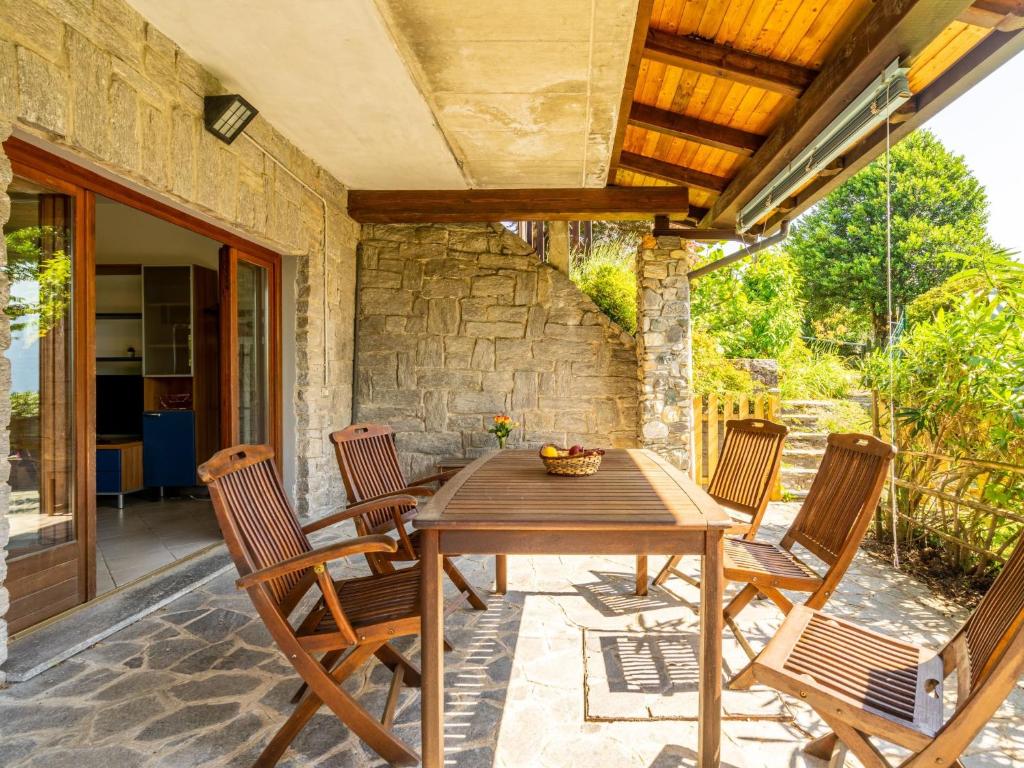 Patio alebo iná vonkajšia časť ubytovania Apartment Residenza Agrifoglio-15 by Interhome
