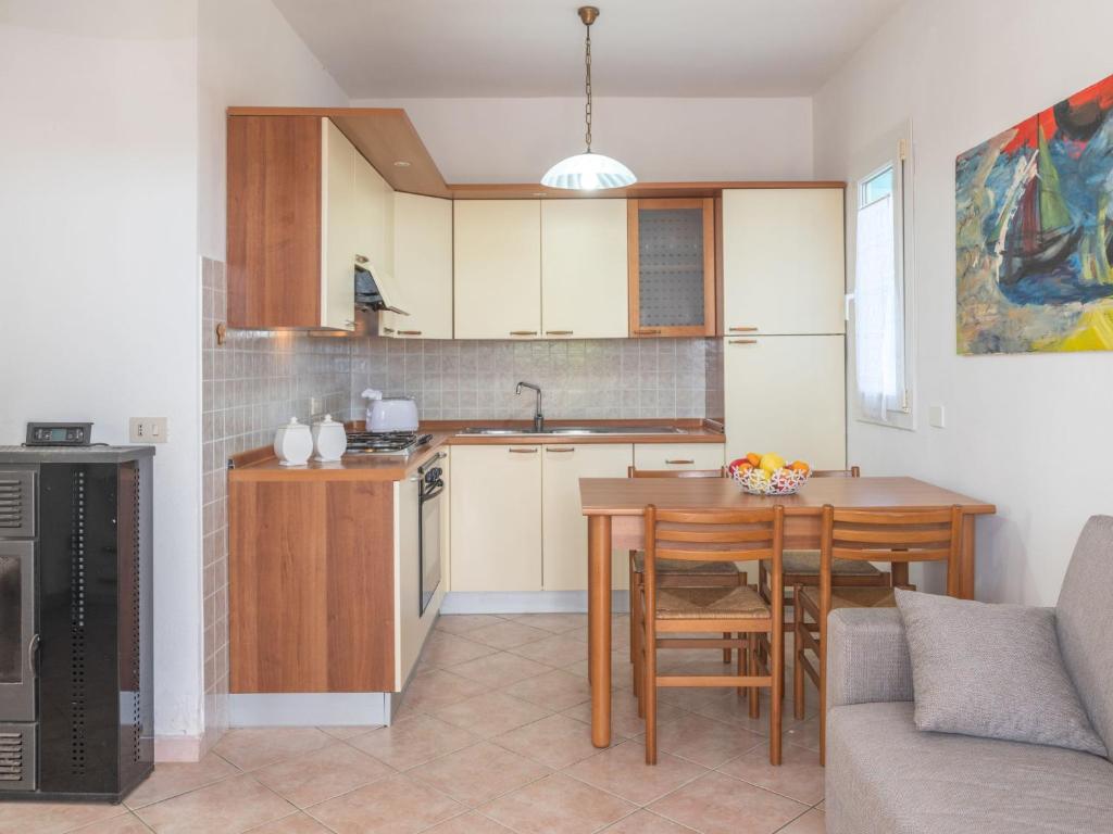 Kuchyňa alebo kuchynka v ubytovaní Apartment Mari by Interhome