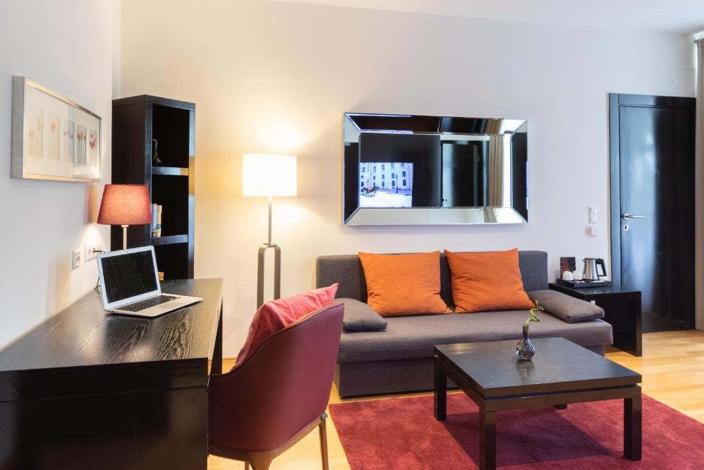 Cucina o angolo cottura di The Levante Rathaus Apartments