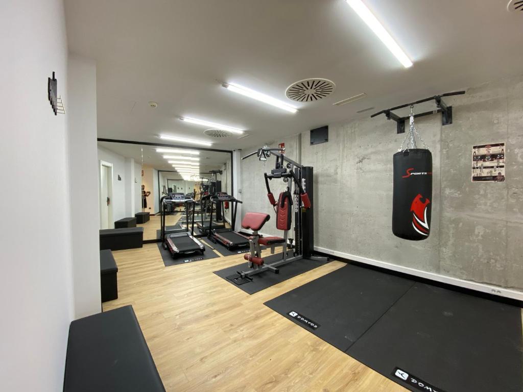 Fitness centrum a/nebo fitness zařízení v ubytování Hotel Boutique Puerta de las Granadas