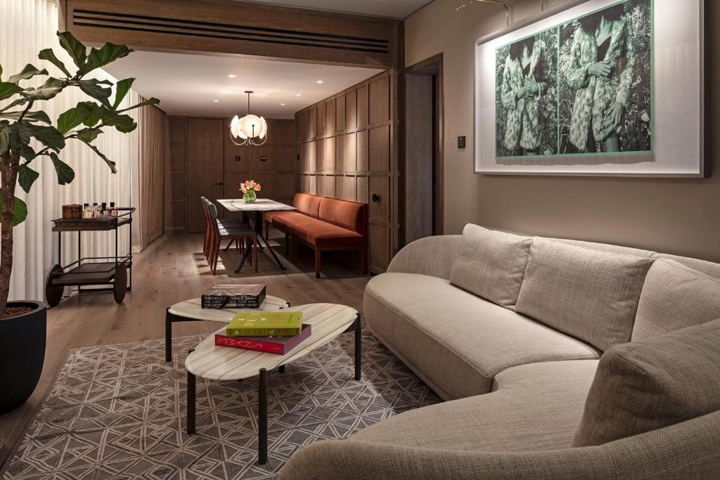 The Londoner - Capital Suite