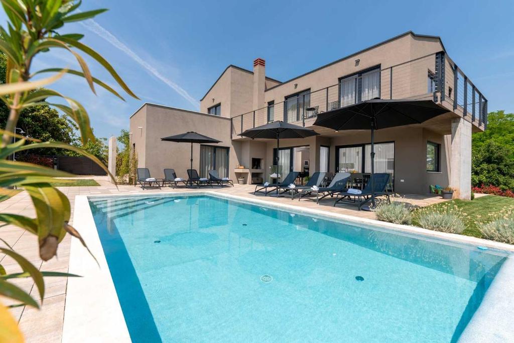 Villa Perlin - Housity