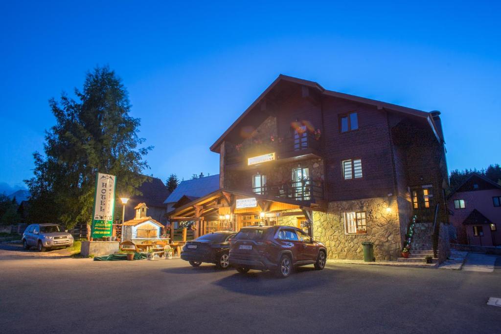 Budova, kde se hotel nachází