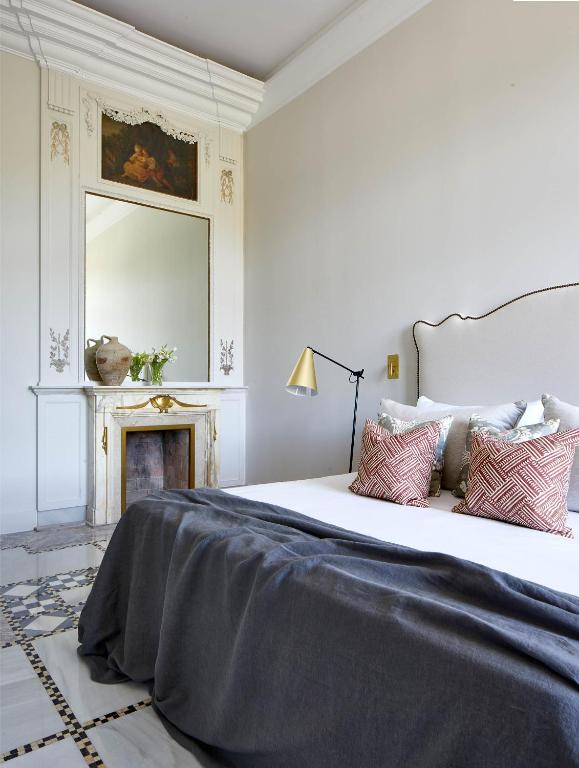 Postel nebo postele na pokoji v ubytování Soho Boutique Castillo de Santa Catalina - Adults Recommended