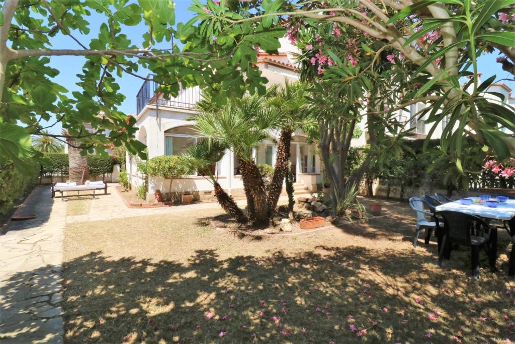 Fotografia z galérie ubytovania Calderon Casa Muy cerca de la Playa v destinácii Roses
