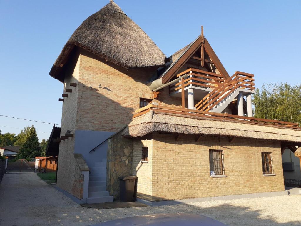 Budynek, w którym mieści się apartament