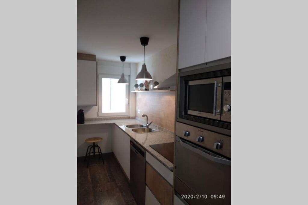 A kitchen or kitchenette at Apartamento Casa Barquero Bronchales
