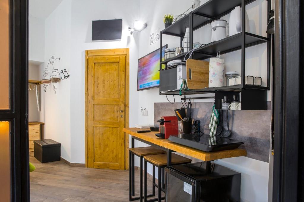 Napoli Centro Studios - Deluxe Triple Room