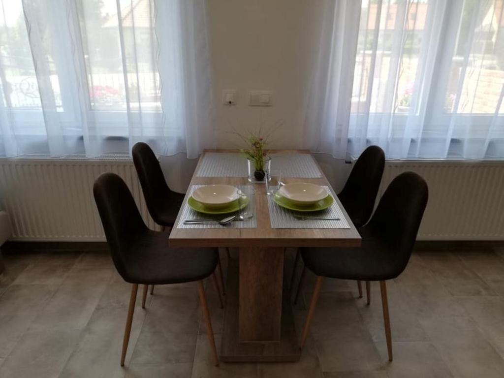 Fotografia z galérie ubytovania Mona Apartman v destinácii Sárvár