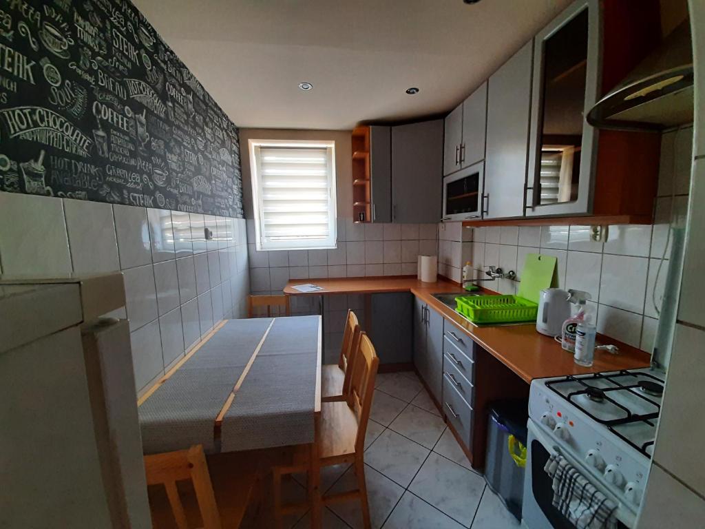 Kuchyňa alebo kuchynka v ubytovaní Apartament na Podwalu