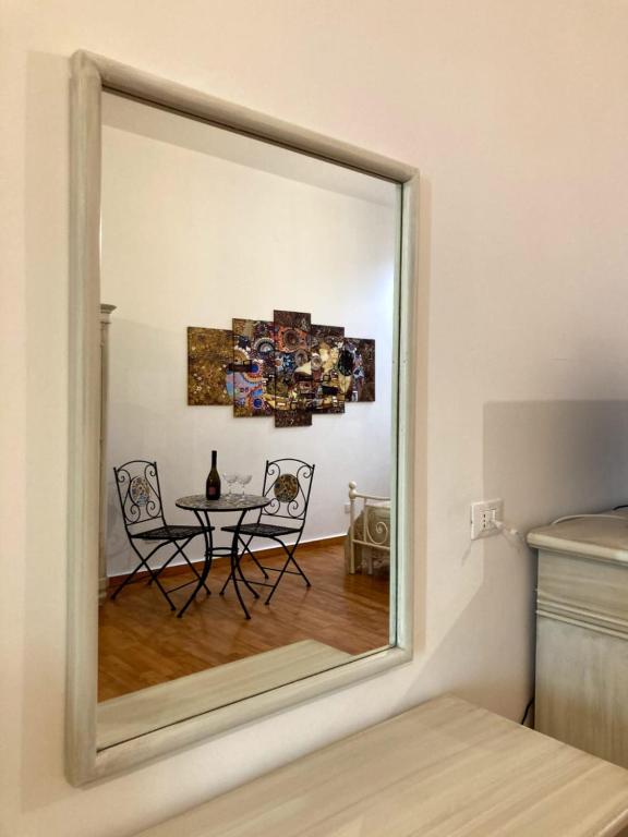 Fotografie z fotogalerie ubytování SUITE OF KLIMT v destinaci Porto Cesareo
