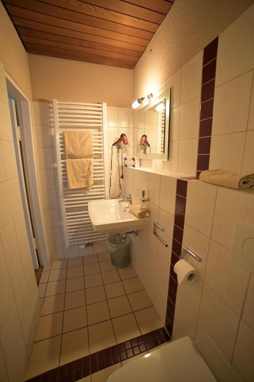 Koupelna v ubytování Hotel Zrenners GARNI