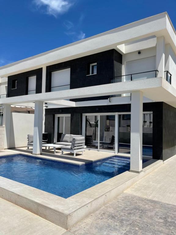 Casa Bos Dolpfin Wellness Luxury Entire Villa Pool & Jacuzzi ...