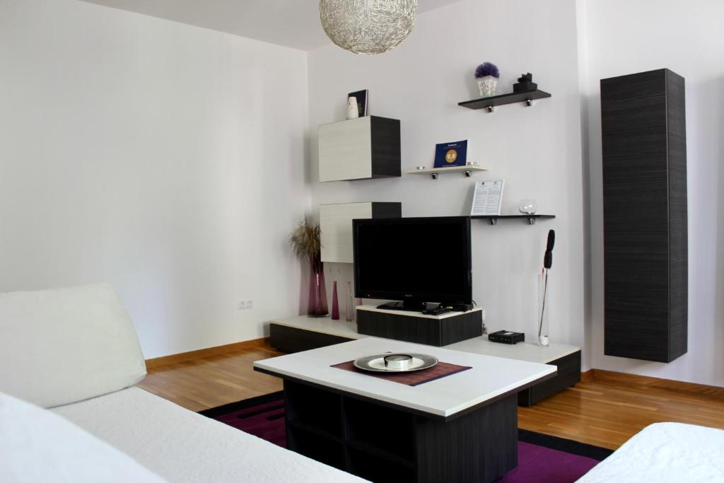 Like Home 2 - Deluxe Apartment