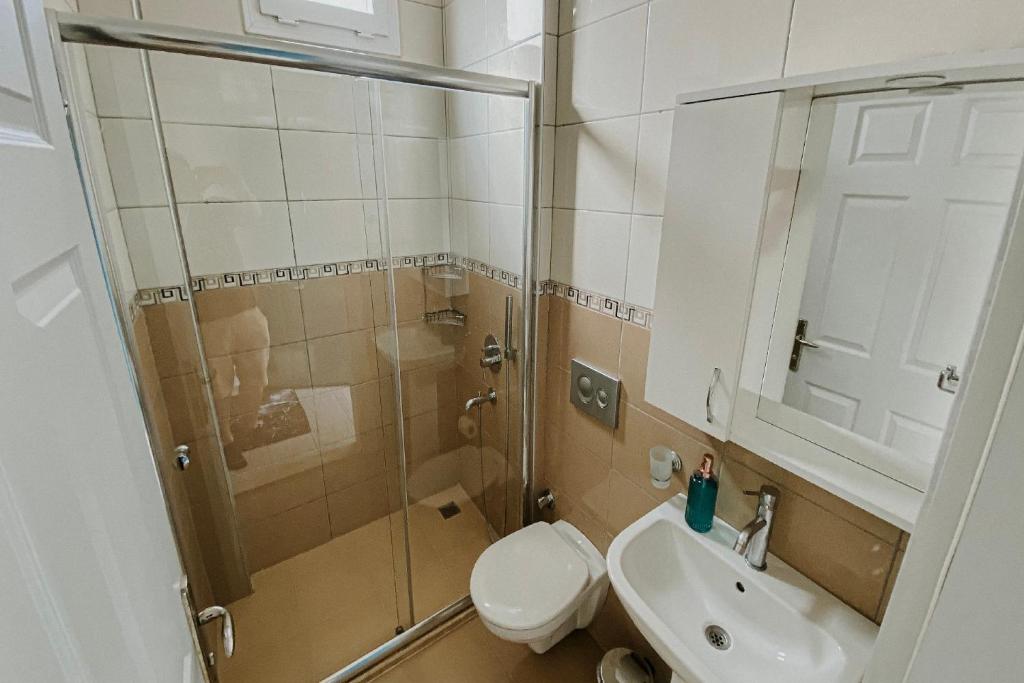 A bathroom at Begonvil Apart - 1
