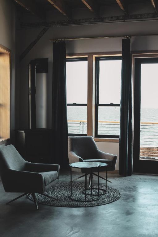 Posezení v ubytování Bowline Hotel