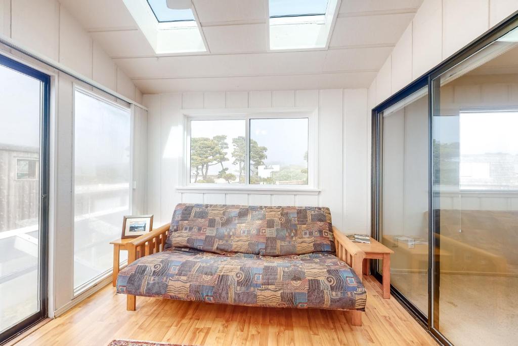 Posezení v ubytování Tidal Links - 4 Bed 3 Bath Vacation home in Bandon Dunes