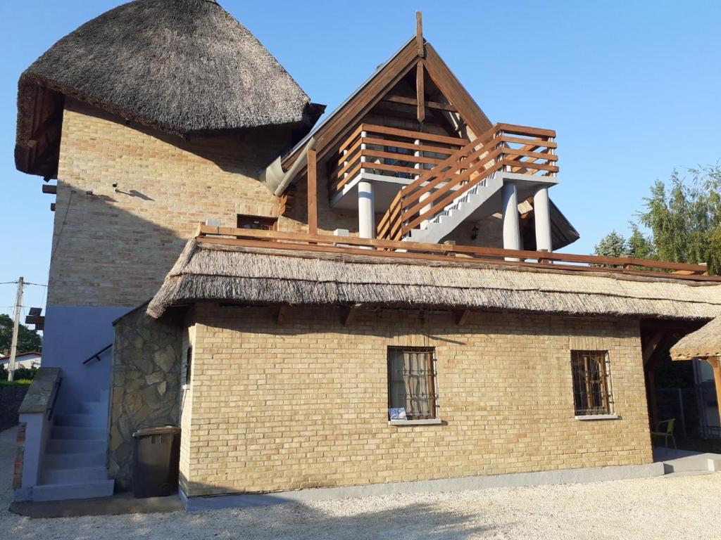 Budynek, w którym mieści się apartament