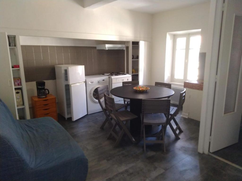 APPARTEMENT 6 PERSONNES - Two-Bedroom Apartment