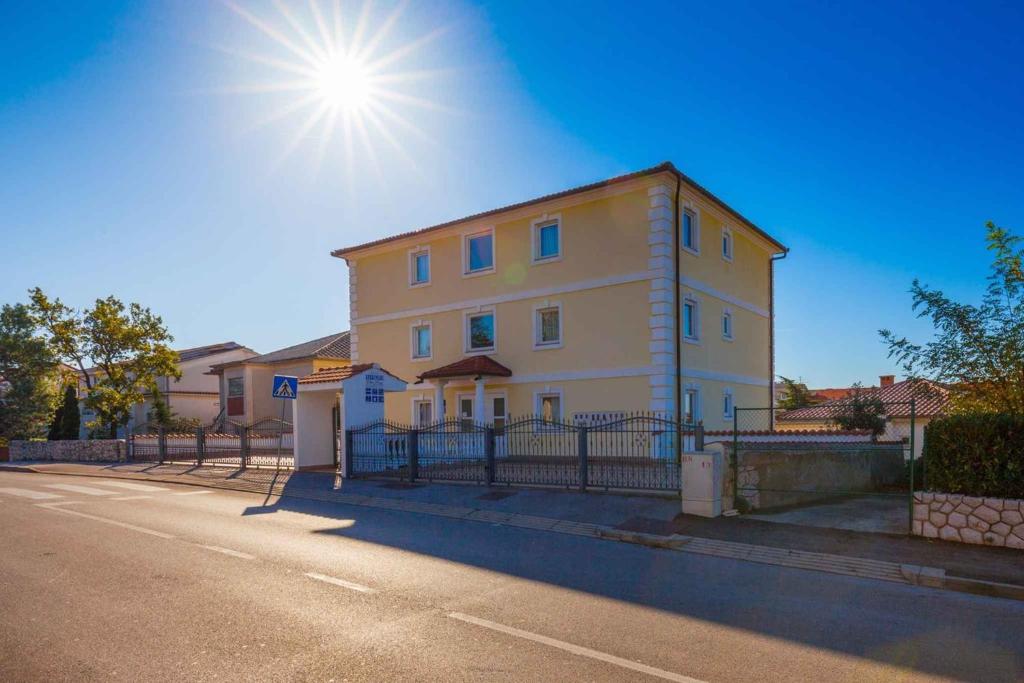 Budova, kde se apartmán nachází