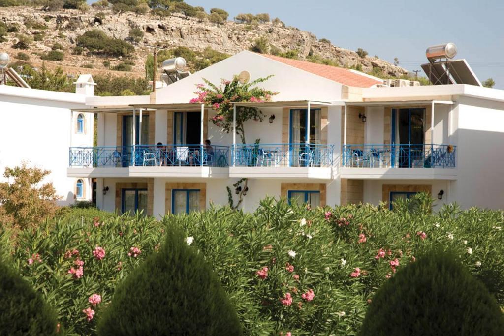 Nespecifikovaný výhled na hory nebo výhled na hory při pohledu z hotelu