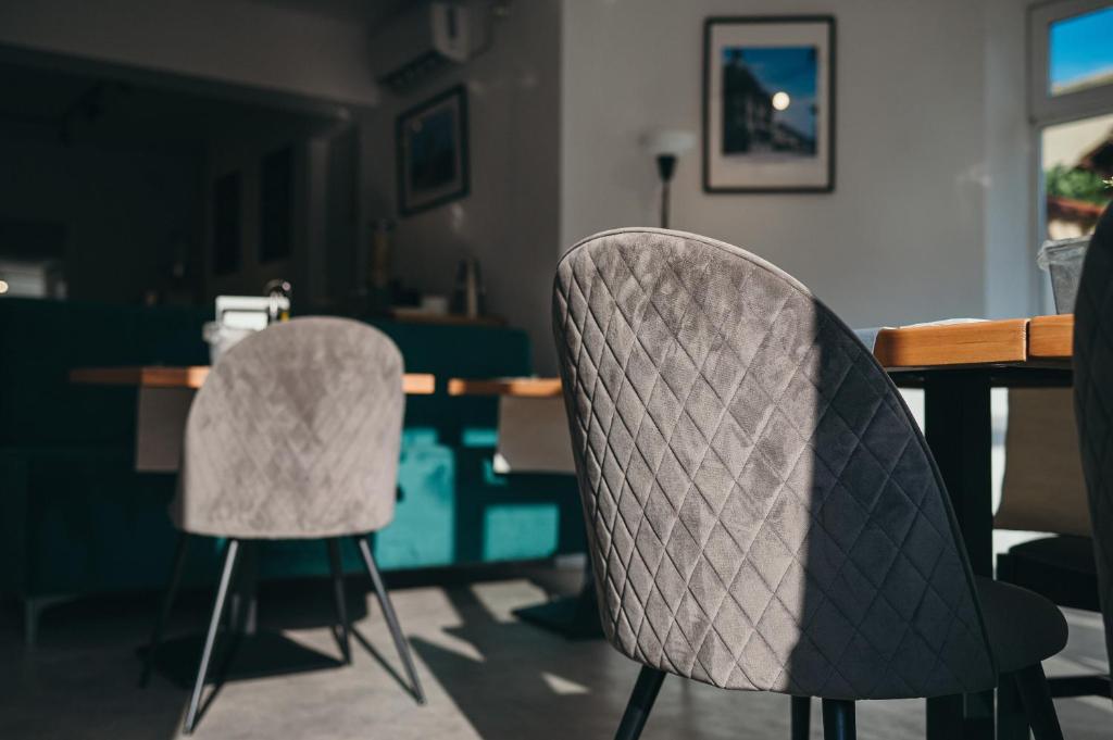 Posezení v ubytování Nest Guesthouse