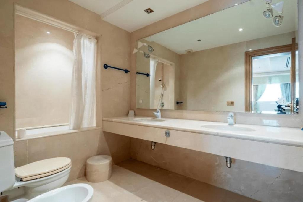 The Palace Marbella - Lavish Beachfront Villa, Estepona ...
