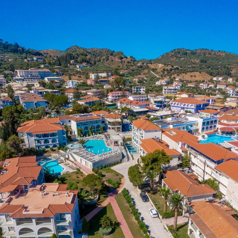 Bazén v ubytování Katerina Palace Hotel nebo v jeho okolí