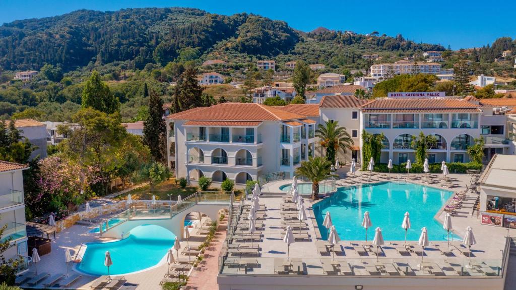 Bazén v ubytování Katerina Palace Hotel nebo v jeho okolí