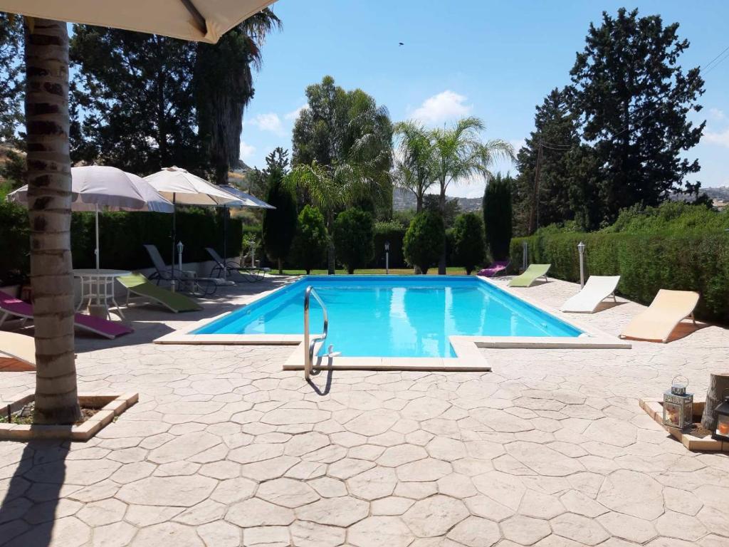 Bazén v ubytování Zena Holiday Villa nebo v jeho okolí